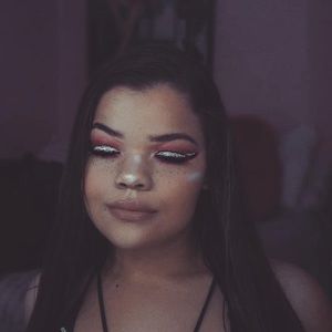 Meet your Posher, Nina